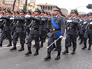 Devi fare il concorso a Roma, via della Batteria di Porta Furba, per entrare nella GdF? Per il tuo alloggio scegli il Francis Apartment: troverai comodit, risparmio e vicinanza